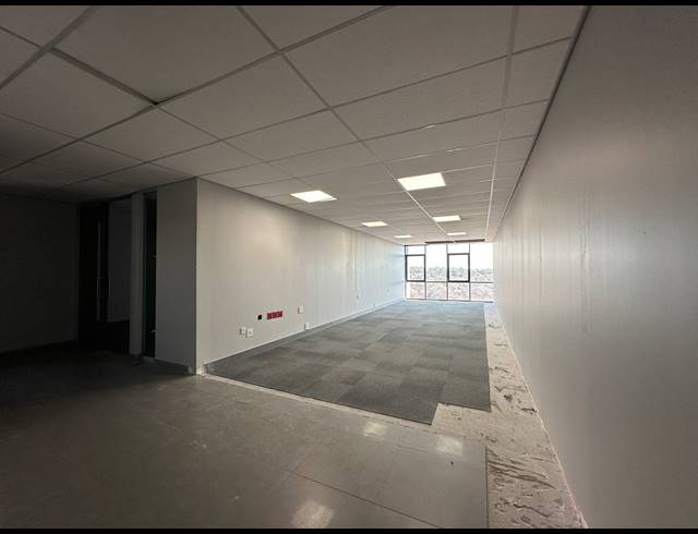 396.50M² OFFICE TO LET IN IRENE